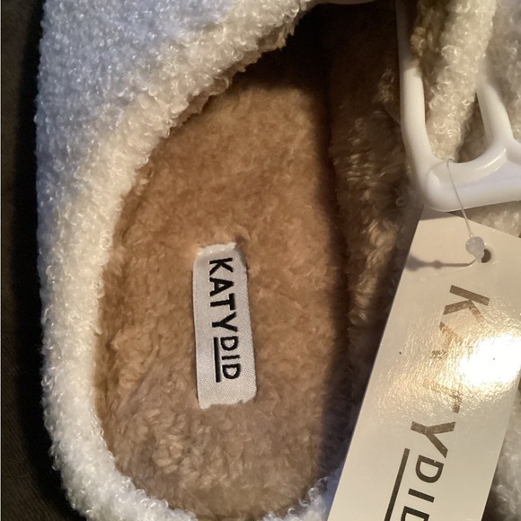 Katydid Women's Slippers with Pink Heart Design - Picture 8 of 9